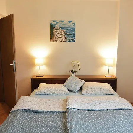 Apartma Ferdo *