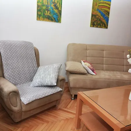 Ferdo Apartment *